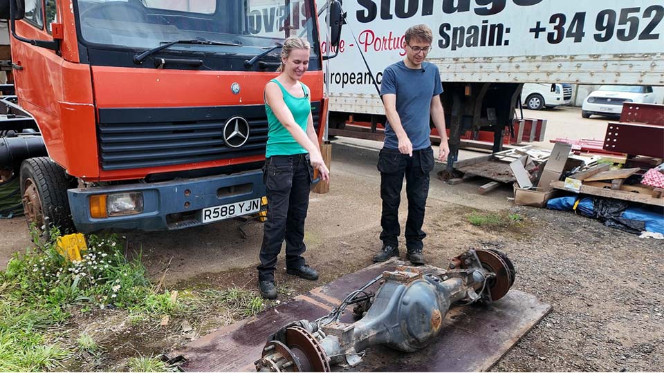 The axle from a Mercedes 815 Atego
