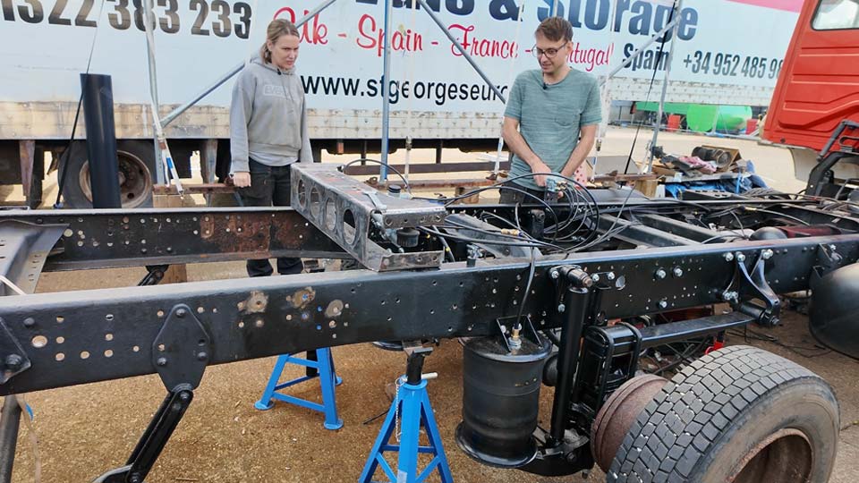 Testing our DIY airbag suspension system