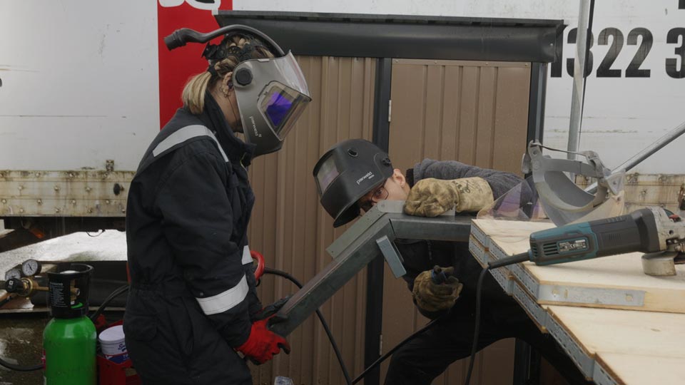 Welding "Pete's Chamfer™" to the rear of the truck flatbed
