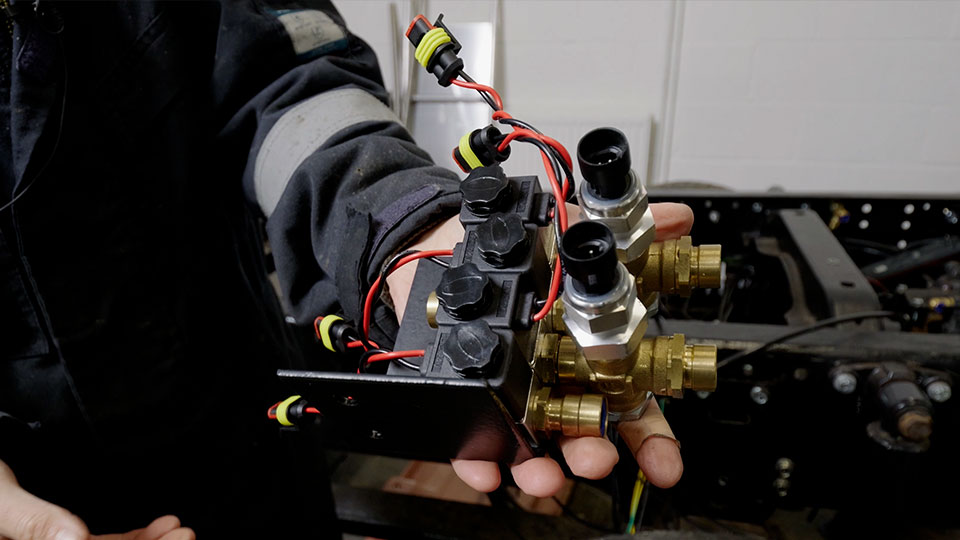 Air pressure solenoid and sensor block