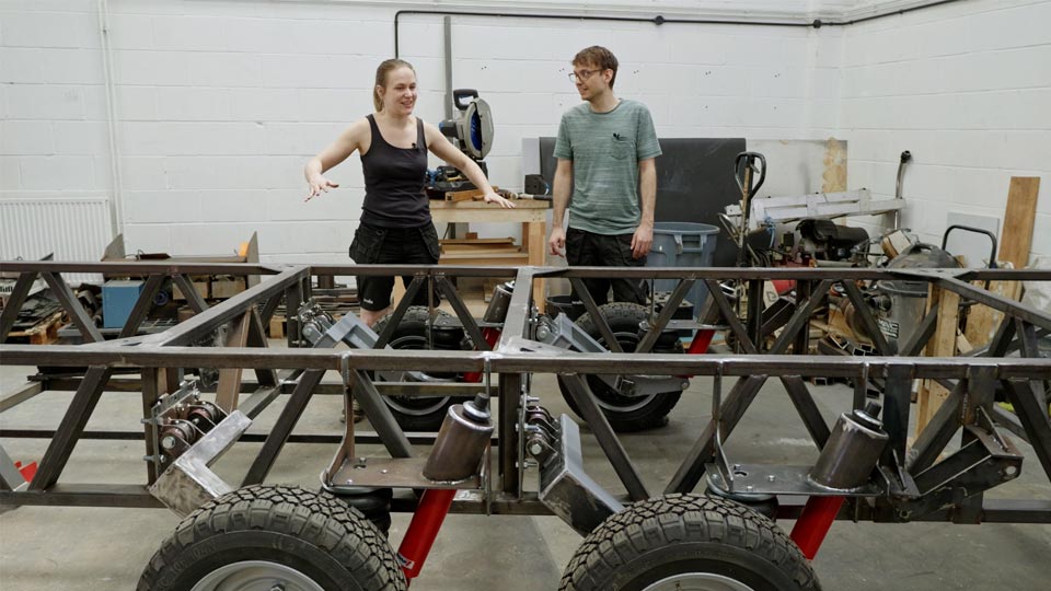 All of the suspension is fully mounted to the trailer