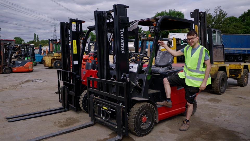 Pete's First Forklift Truck – It's Electric
