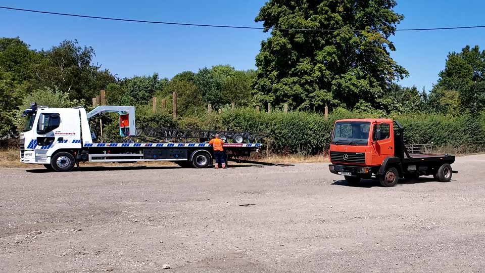 Moose and the trailer arrive safely at the new workshop