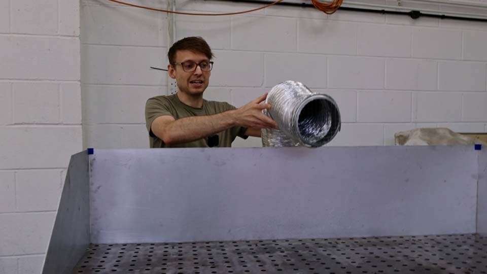 Auxiliary fume extractor nozzle