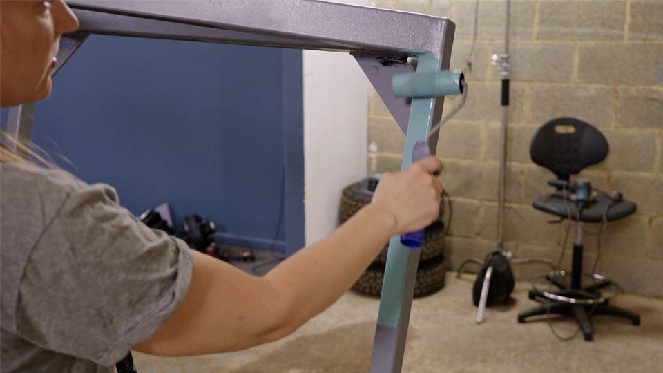 Jotun Hardtop AX in teal on a trailer chassis
